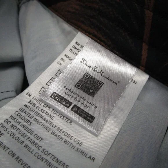 Quiksilver Men's Tropical Black Board Shorts - Picture 4 of 9